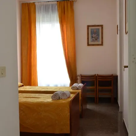 Dom Polski Jana Pawla Ii - Casa Per Ferie * רומא