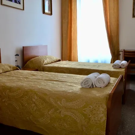 Dom Polski Jana Pawla Ii - Casa Per Ferie בית הארחה רומא