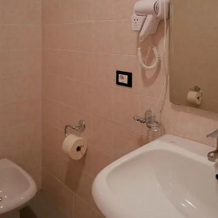 Dom Polski Jana Pawla Ii - Casa Per Ferie בית הארחה רומא