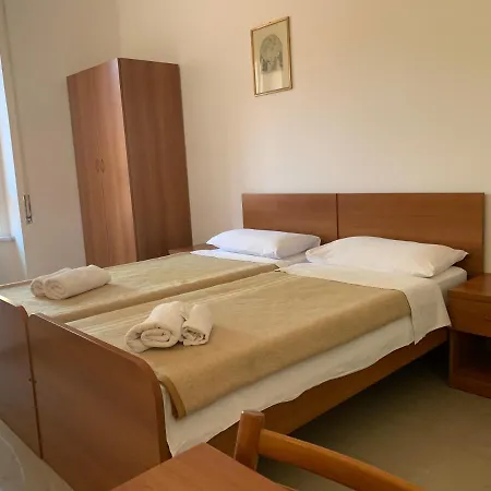 Casa Per Ferie Jpii Dom Polski * Rome